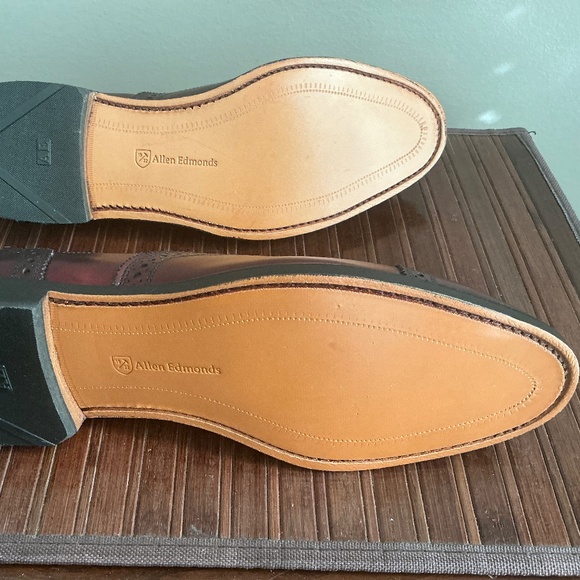New Allen Edmonds Strand Cap Toe - Picture 5 of 11